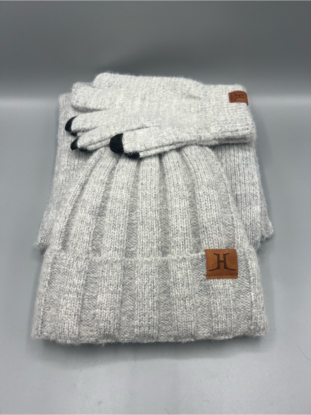 Women’s Winter Knit Beanie Scarf Touchscreen Gloves 3 Piece Set Gray Fleece Line